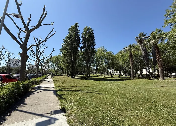 Lägenhet Sol-y-days Flamants Roses, Grande Terrasse Et Piscine *